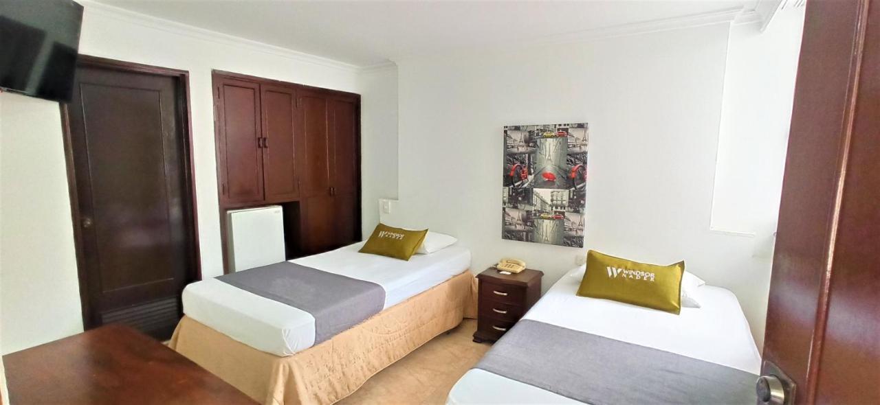 Hotel Windsor Plaza - Downtown Cali Buitenkant foto