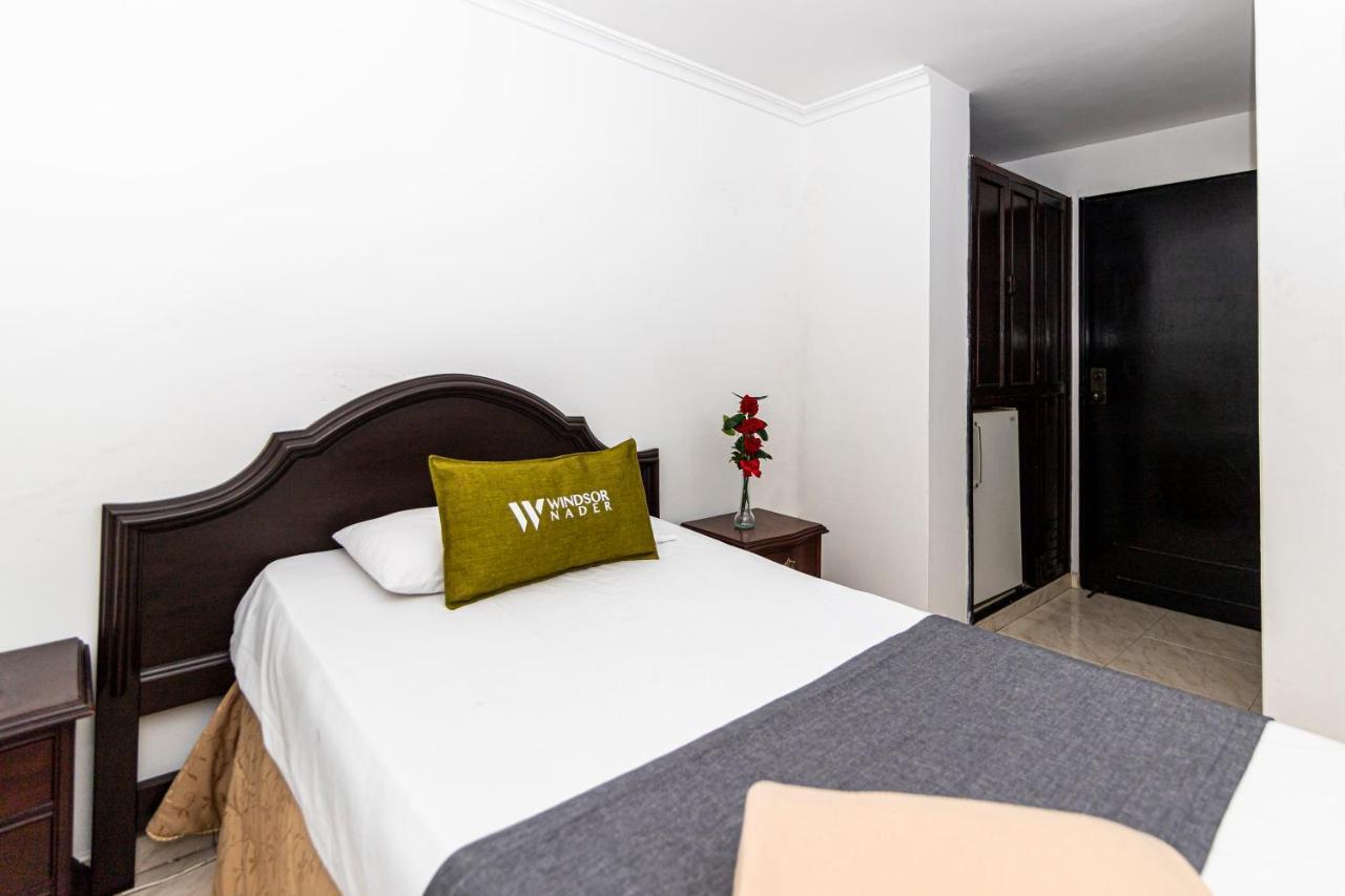 Hotel Windsor Plaza - Downtown Cali Buitenkant foto